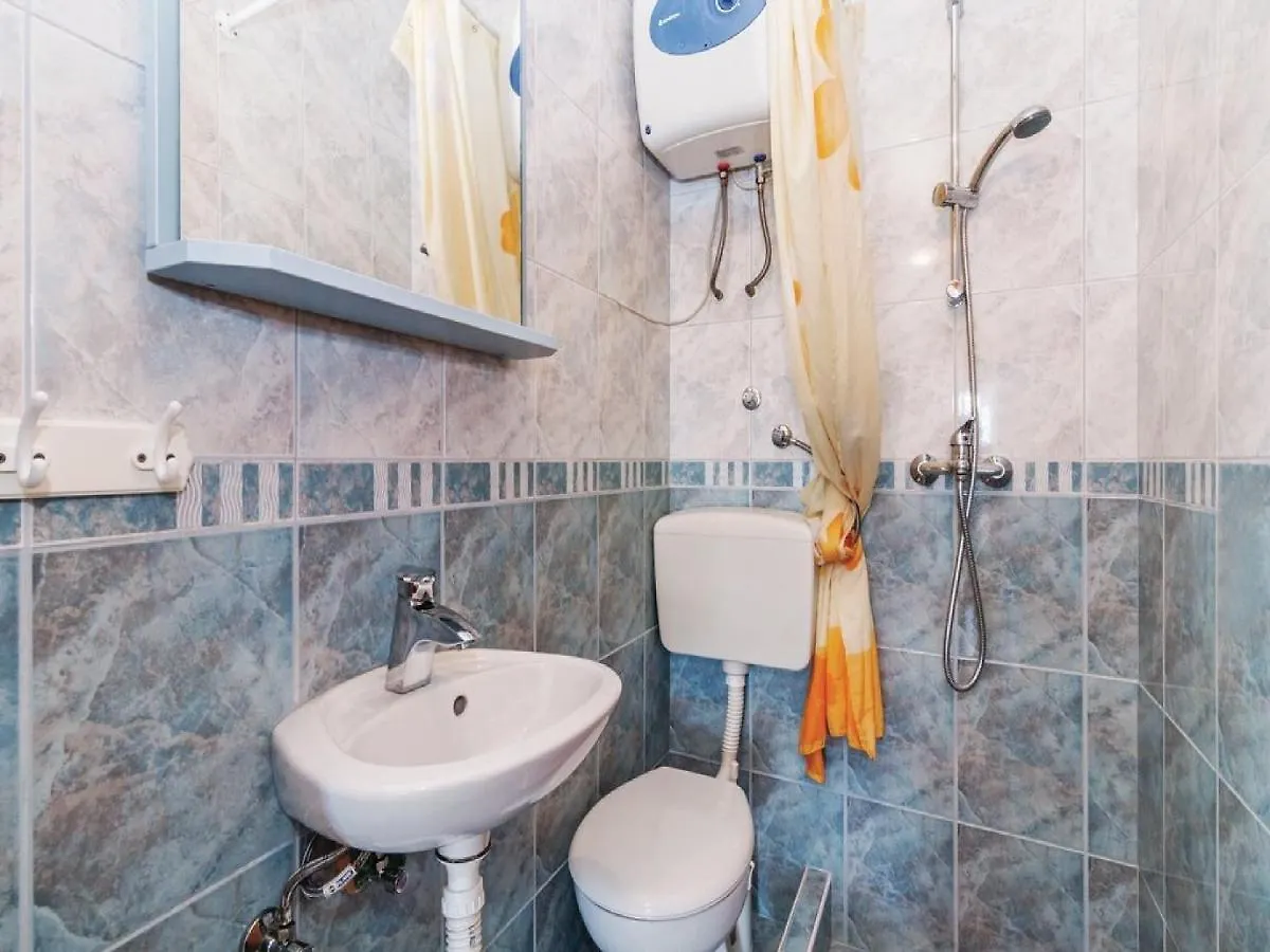 Apartments Hak Vir
